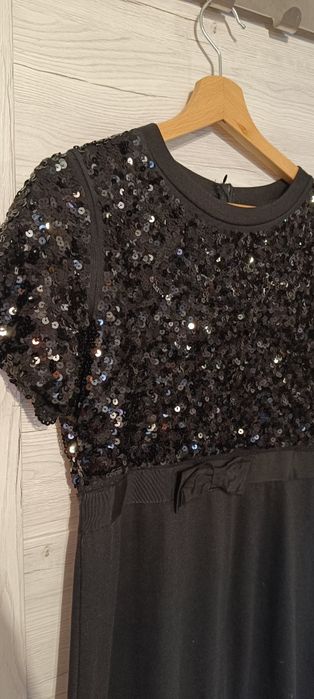 Sukienka czarna z cekinami