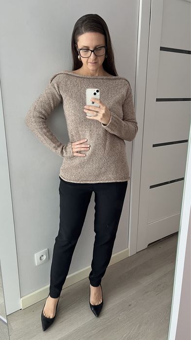 So me beżowy sweter dekolt w łódkę odkryte ramiona moher nowy