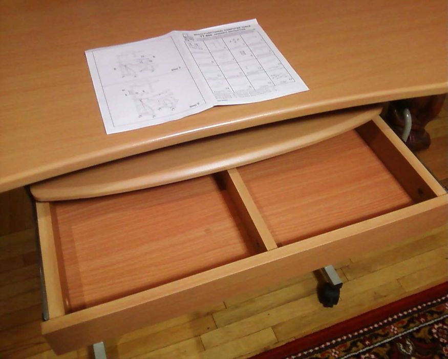 Стіл письмовий,стіл комп"ютерний,стіл для школяра,якісний