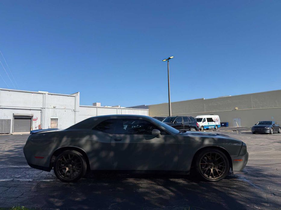 Dodge Challenger      2017