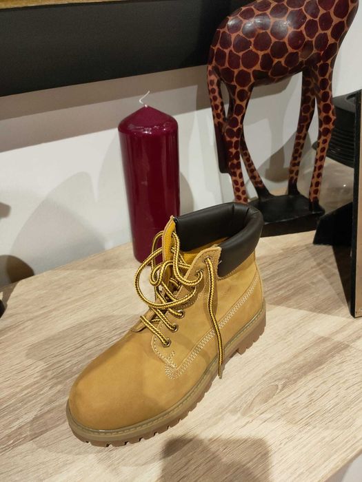 Bota Camel em Camurça estilo Timberland