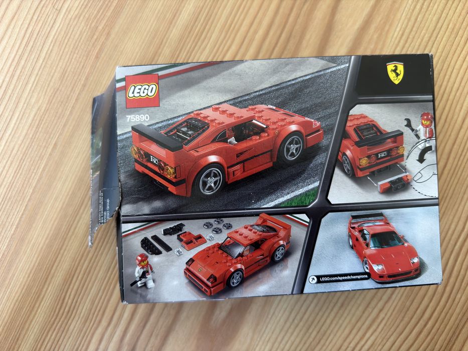 LEGO Speed Champions Ferrari F40 Competizione (75890) Sacos selados de fábrica / Conteúdo novo (caixa danificada)