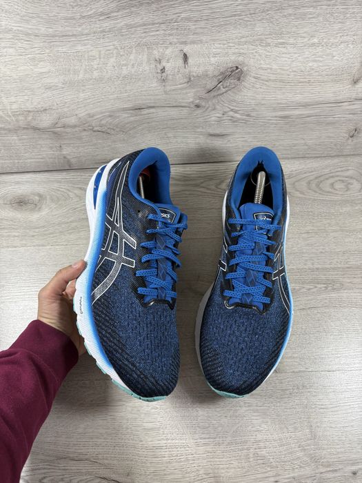 Asics GT 2000 чоловічі кросівки 46 розмір