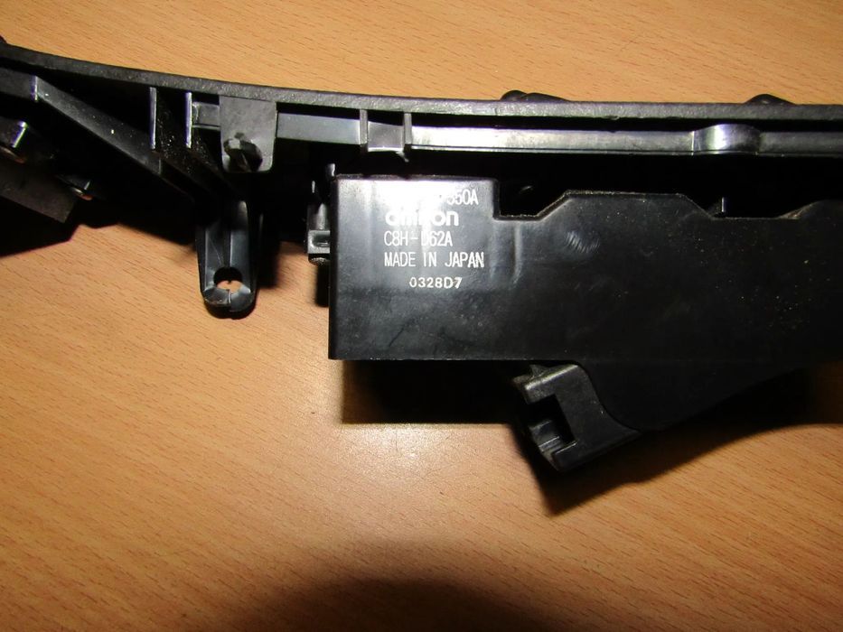 Interruptor de vidros MAZDA 323 / DEMIO  ref. C8H-D62A