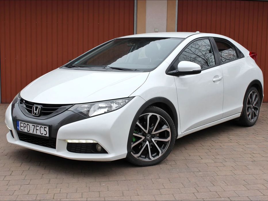 Honda Civic 1.8 i-VTEC / Oryginalny lakier / Super stan