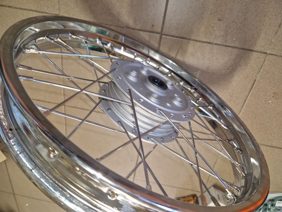 Nowe wycentrowane koło tyl wsk 125 b1 b3 kos gil Bąk lelek pl r18"