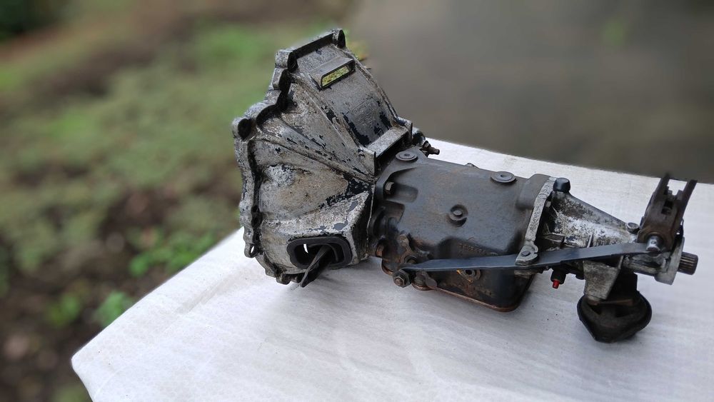 Vendo caixa de velocidades para Opel Rekord D