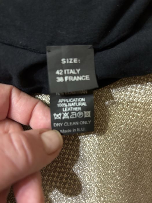 Шкіряна спідниця з золотою блискавкою від бренду James Goldstein