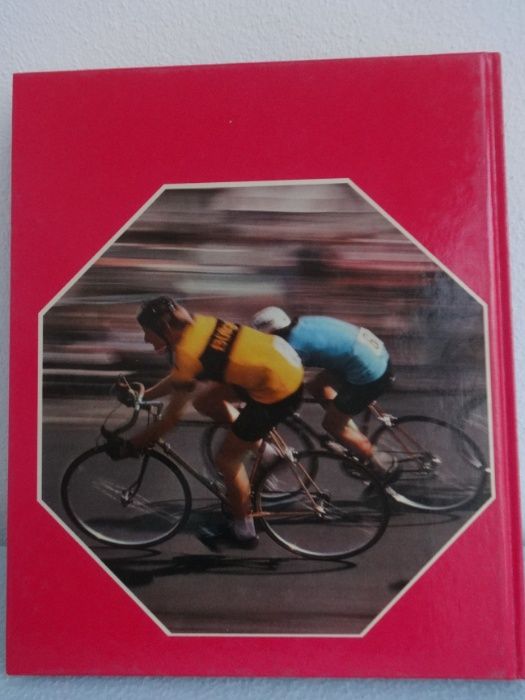 Livro "O Livro da Juventude"