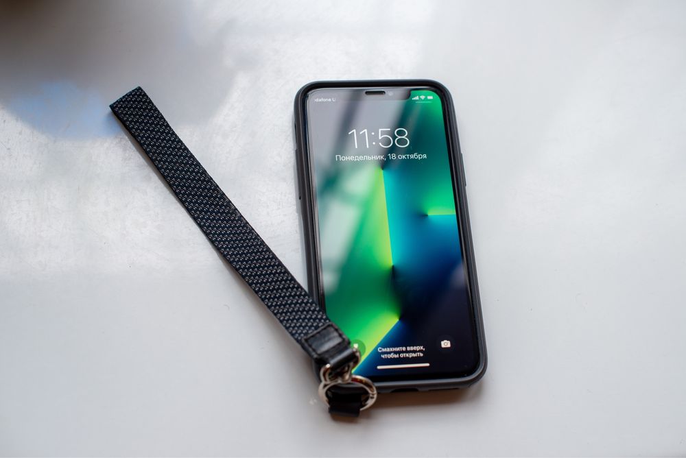 Iphone x 64gb идеальное состояние весь комплект + чехлы