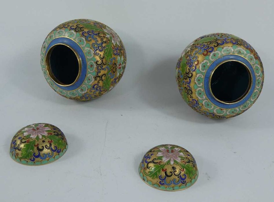 BOMBONIERA para puzderko emalia CLOISONNE kwiat słoik imbiru