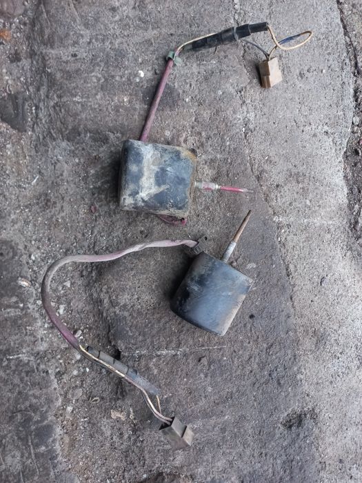 Двигуни двірників фар 2104 05.