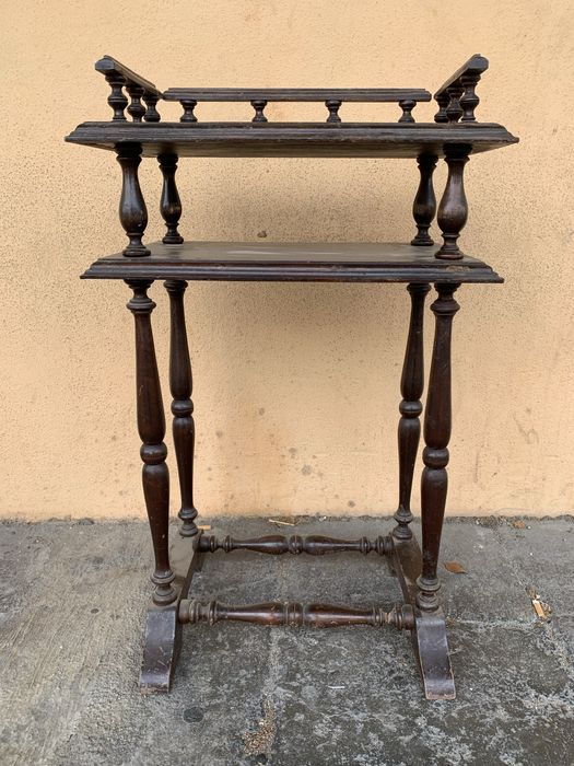 Mesa de apoio vintage antiga em madeira