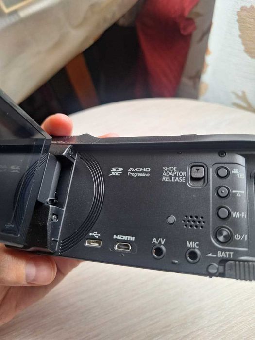 НОВА відеокамера Panasonic HC‑V770 нова, Full HD, HDR, Wi‑Fi, 20x optical zoom + сумка
