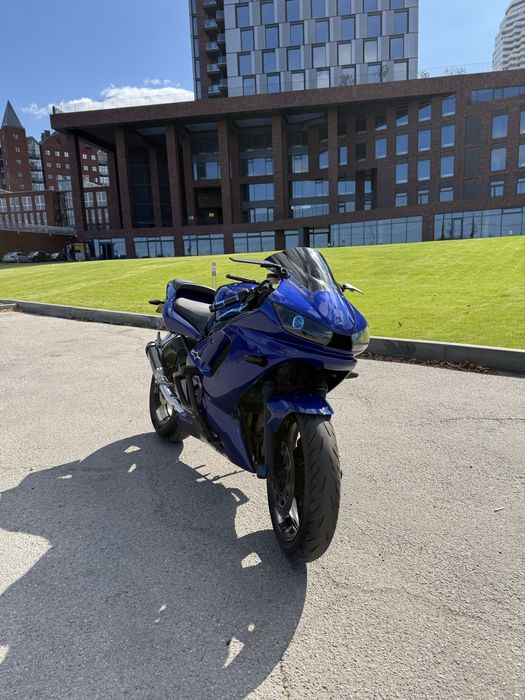 Продається мотоцикл Yamaha R6: Потужність та стиль в одному!