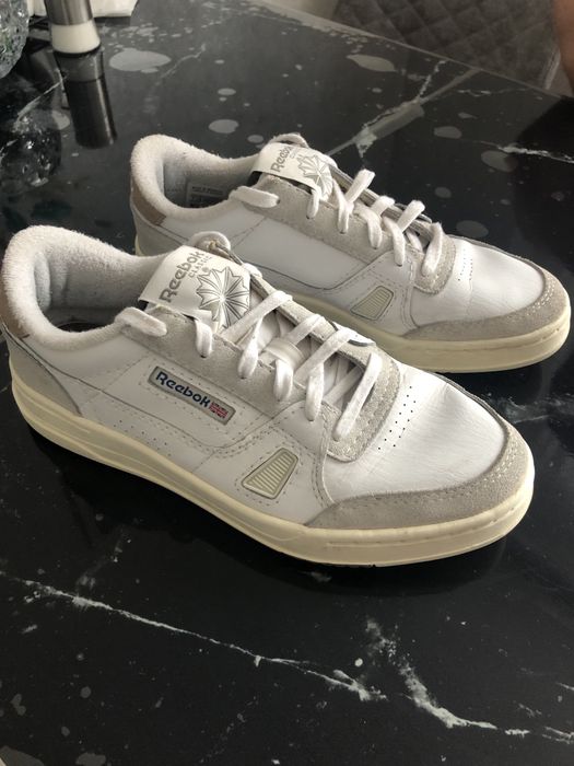 Кросівки Reebok.