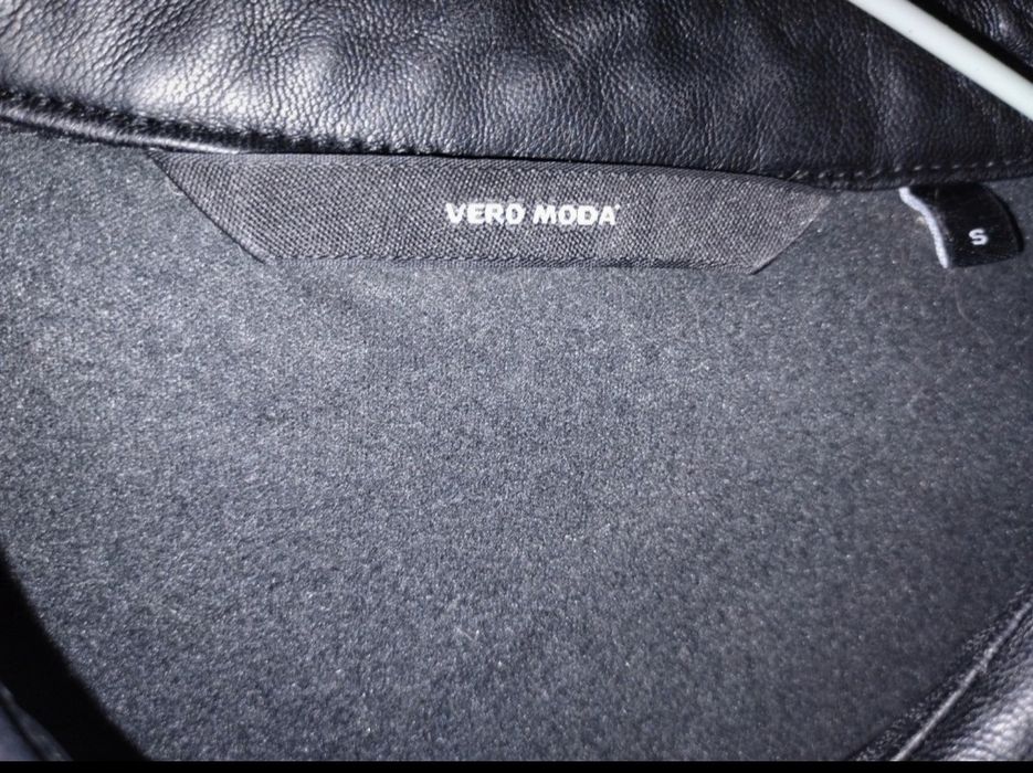 Czarna koszula z Eco skóry Vero Moda