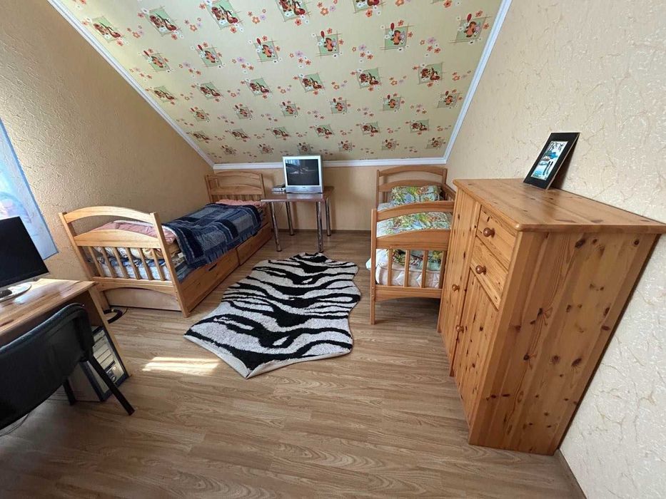 Продам свій будинок Мар'янівка ( Житомирська траса), 50км від м. Нивки