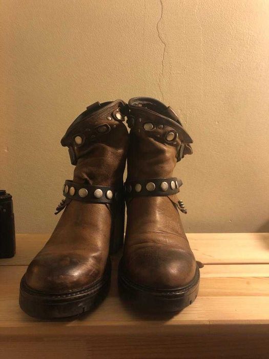 Botas de Pele Novas