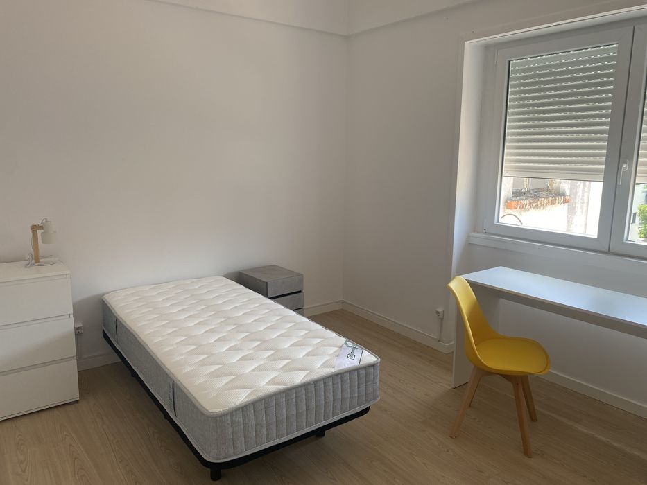 Coimbra. Quarto em celas em moradia renovada