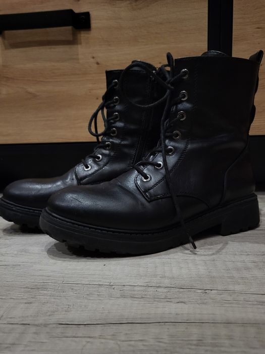 Czarne wysokie buty