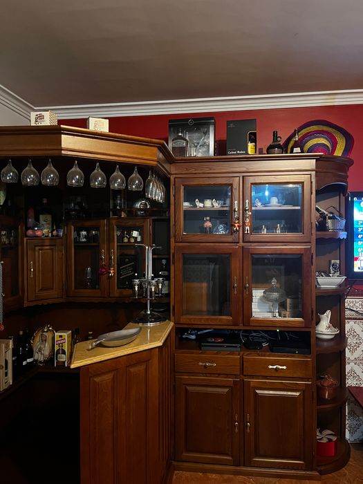 Bar de sala em ótimas condições, bem cuidado