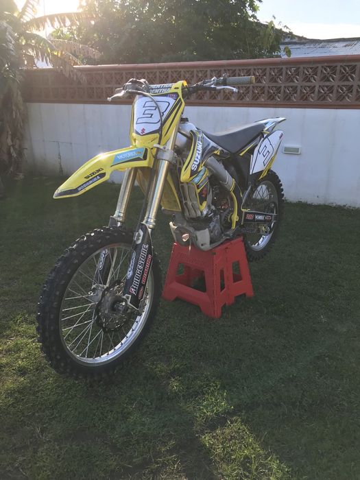 Suzuki RMZ 250cc de injeção