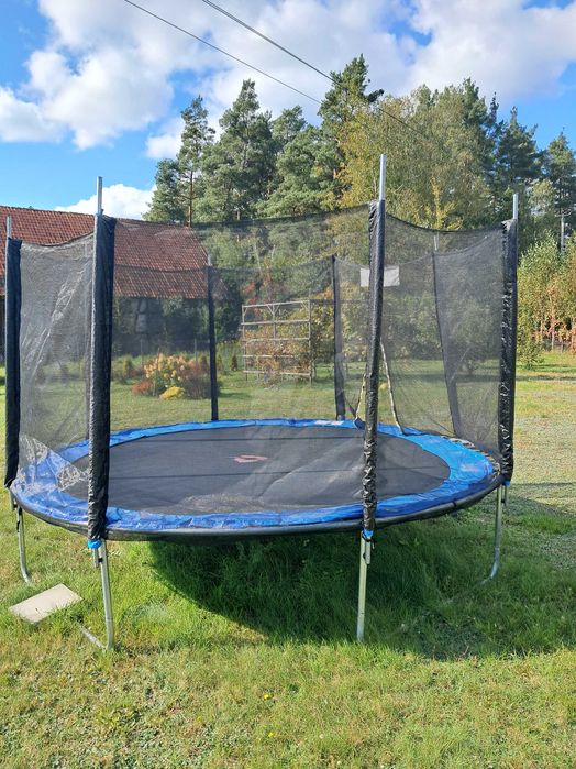 Trampolina duża stan bardzo dobry.