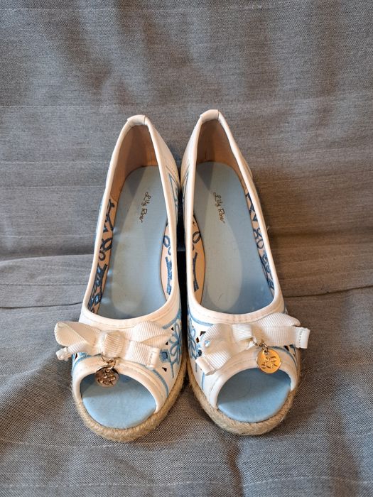 Buty na koturnie, nowe, 37