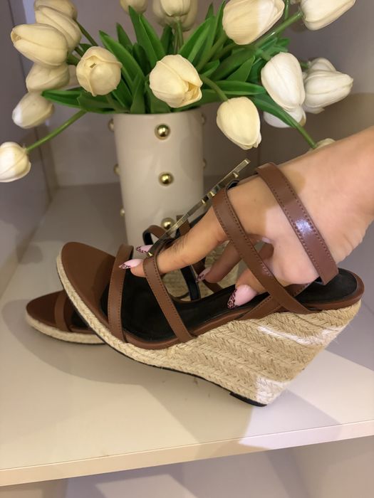 Buty kotyrny sandały szpilki YSL