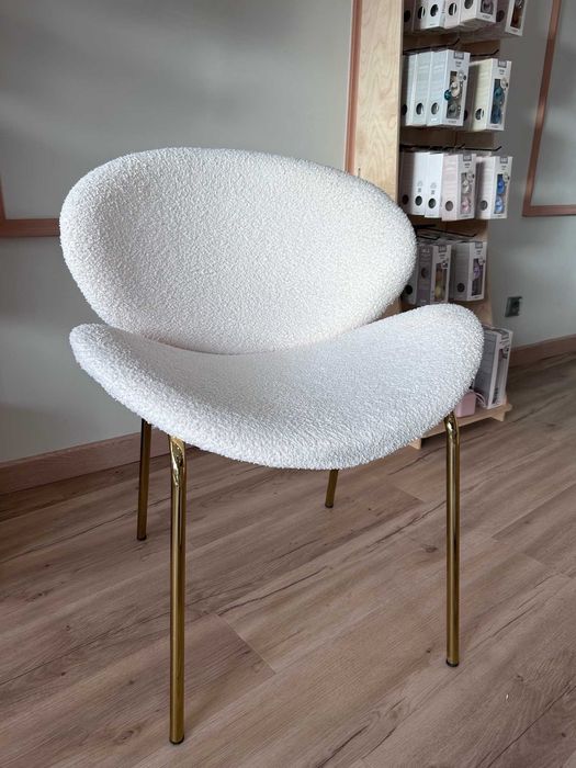 Cadeiras SKLUM – bouclé bege claro com pés dourados – como novas – 50€