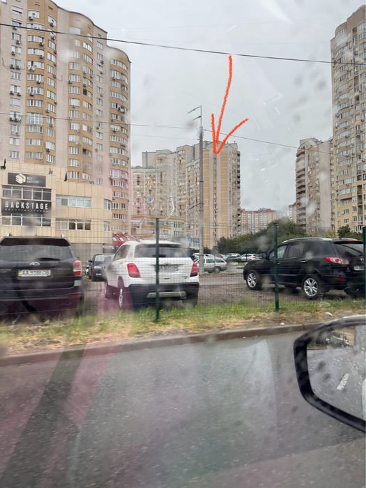 Здам в суборенду приміщення на Дніпровська наб.-19в під ЗОУМАГАЗИН