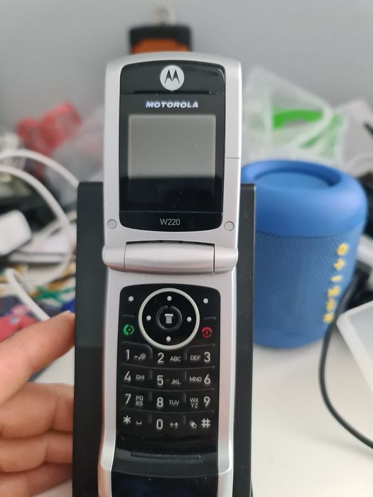 Motorolą W220 kompletny z ładowarką