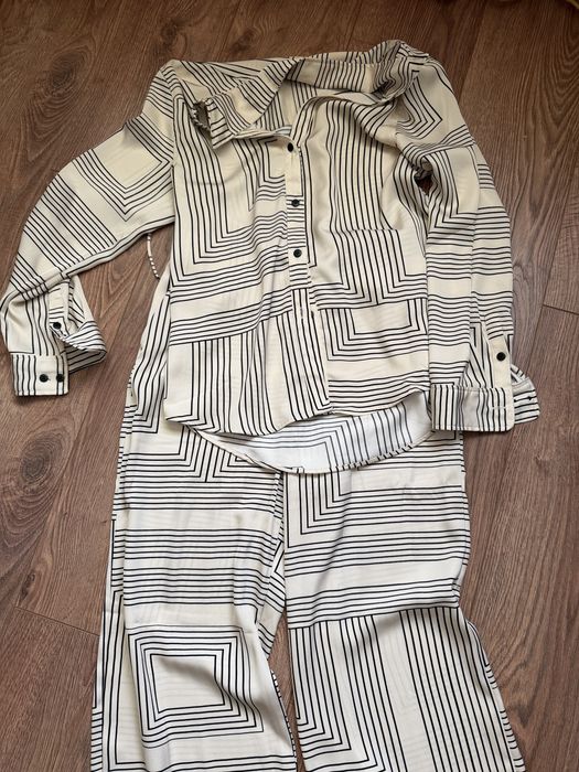 H&M  костюм ( розмір S)