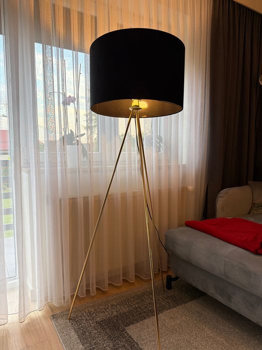 Lampa pokojowa stojąca