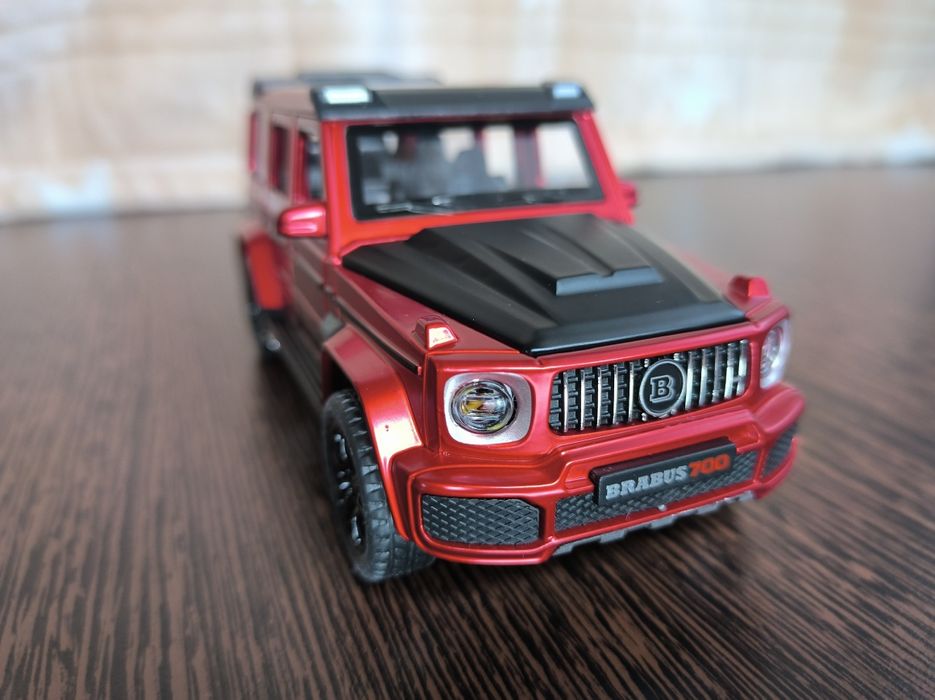 Іграшкові автомобілі з металу,масштаб 1:32