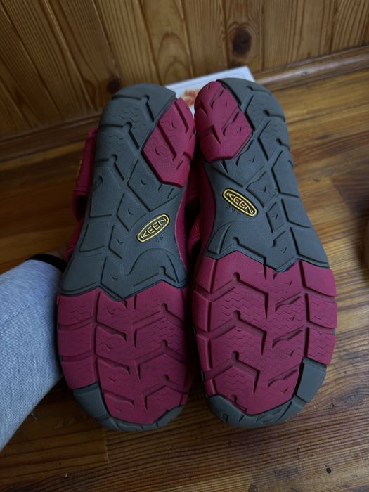 Треккинговые сандалии Keen Clearwater CNX