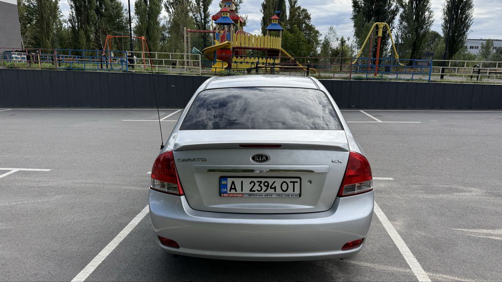 Kia cerato 2009 -автомат, газ