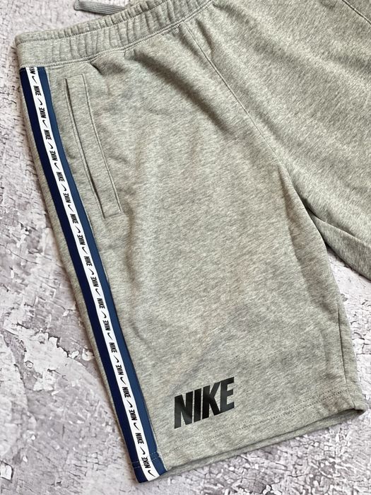 Оригінальні шорти Nike з лампасами найк с-м котонові