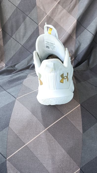 Кроссовки Under Armour Flow Futr 43р