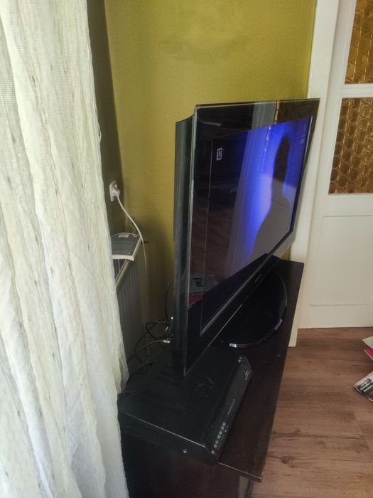 Mam do sprzedania telewizor 43 cale Samsunga z dekoderem