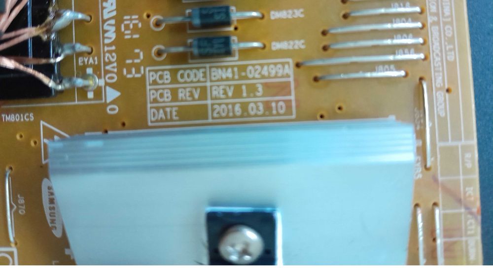 Televisão Samsung UE40KU6000K vendo as peças