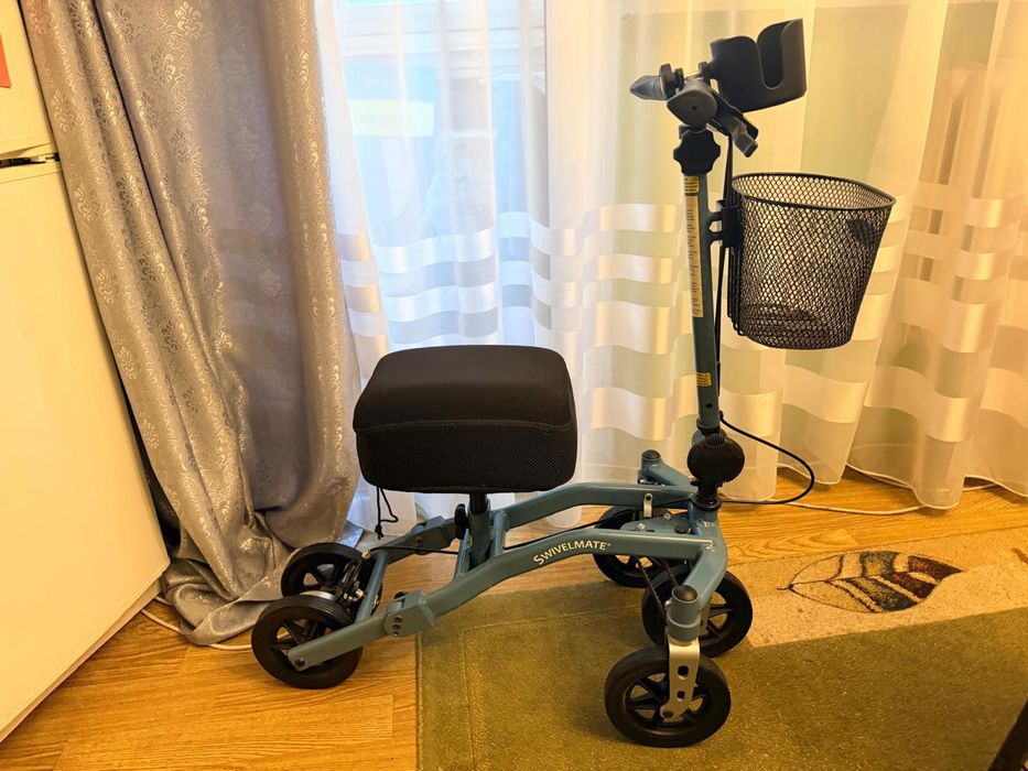 Chodzik rehabilitacyjny na kolano/Swivelmate Knee Walker PK360 firmy TKWC