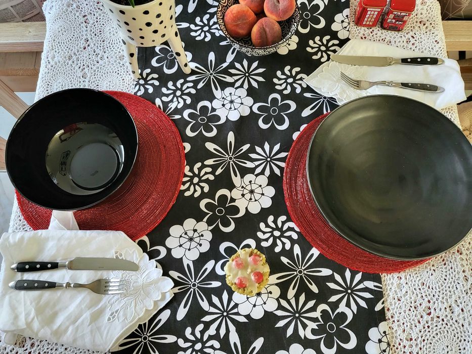 Скатертини ранери доріжки серветки