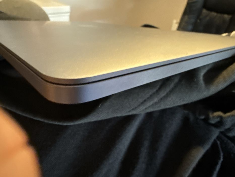 MacBook Pro 13'' | 2022 | M2 | 8GB | 256GB SSD | GPU 10-Core | Prateado