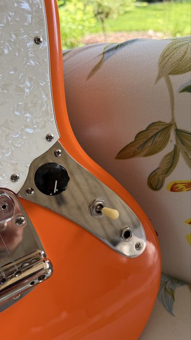 Squier Mustang Classic Vibe Competition po modach