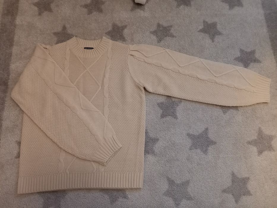 Sweter beżowy ciepły