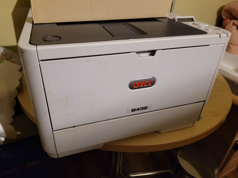 Drukarką OKI B432dn