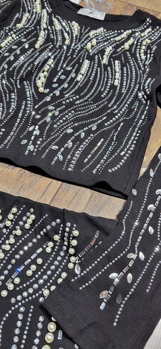 Elegancki komplet damski spódnica midi bluzka kamienie perły uni