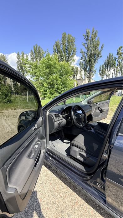 Продаж Volkswagen Golf 2009